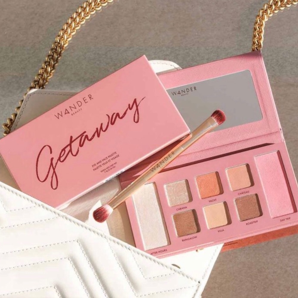 Wander Getaway Eye and Face palette